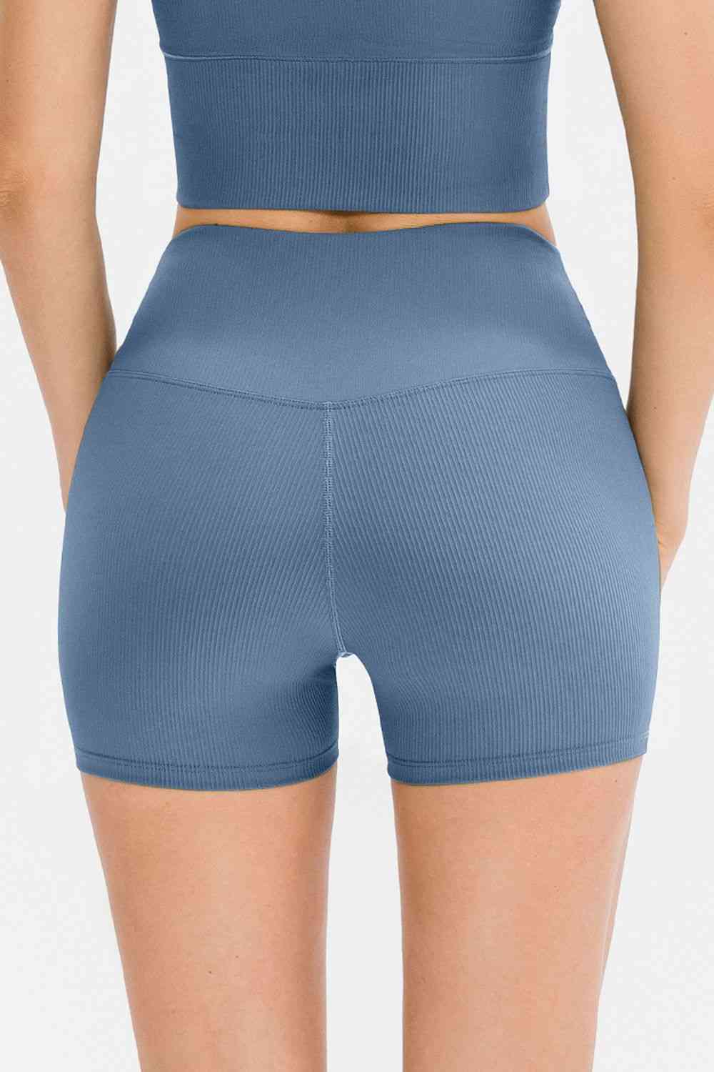 Short de sport coupe slim à large ceinture