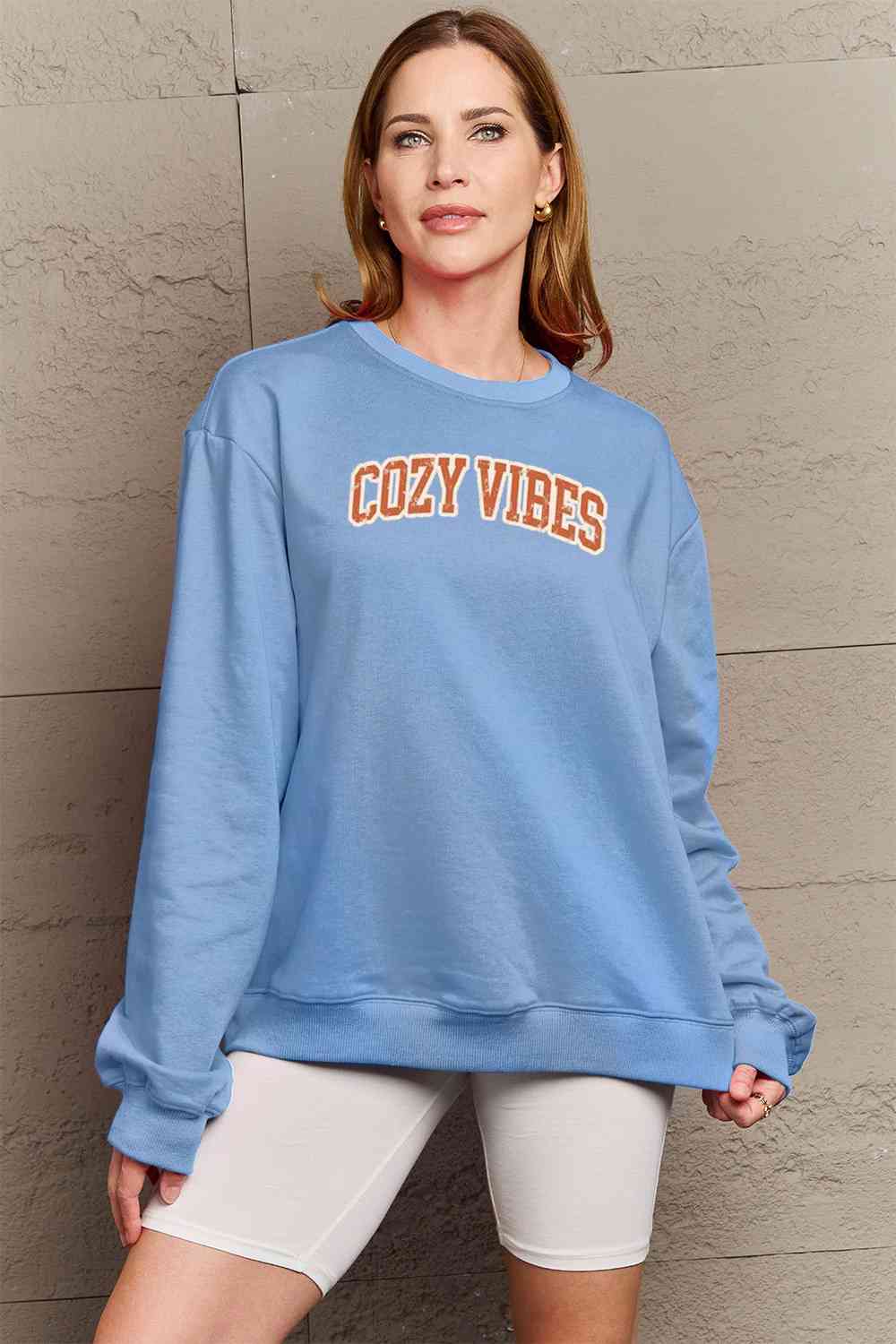 Simply Love Sweat-shirt graphique COSY VIBES pleine taille