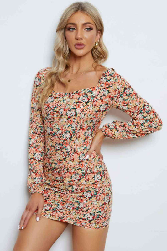 Vestido ajustado floral de manga larga