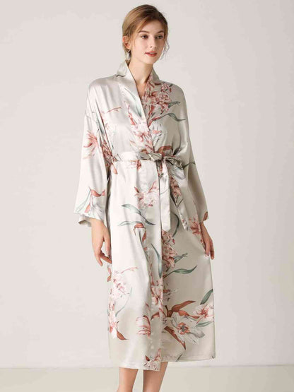 Robe florale à manches longues et taille nouée