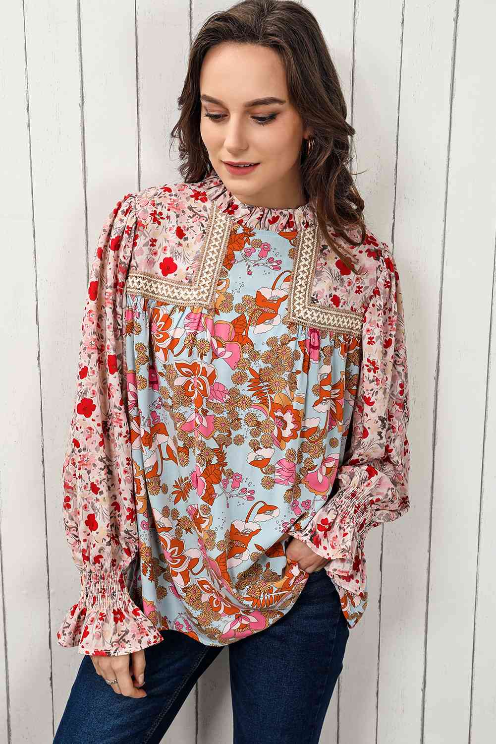 Blouse à col montant et manches volantées à imprimé floral