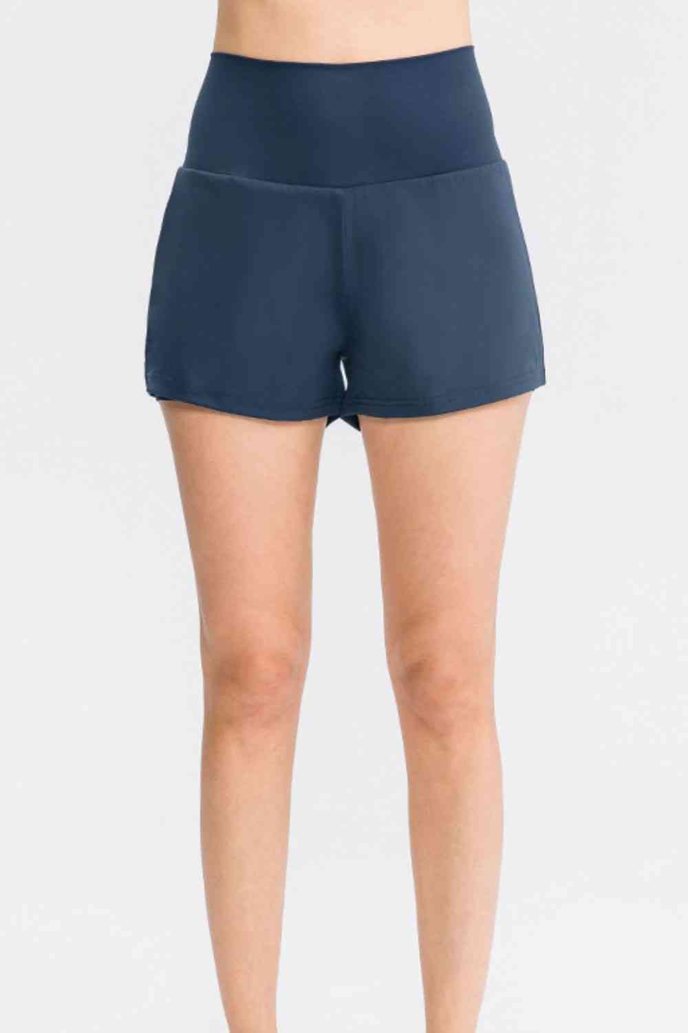 Short de sport à large ceinture avec poches