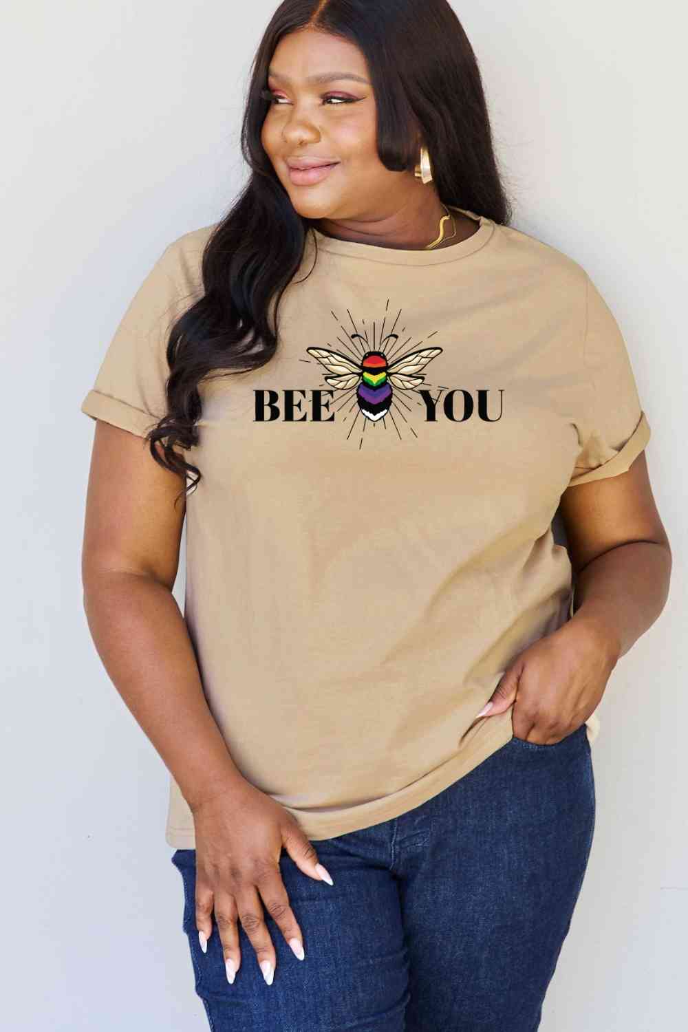Camiseta gráfica BEE YOU de tamaño completo de Simply Love