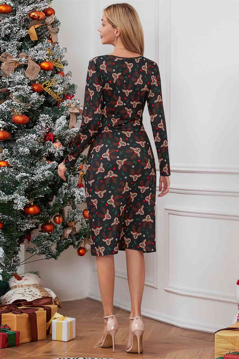 Vestido de manga larga con estampado de elementos navideños