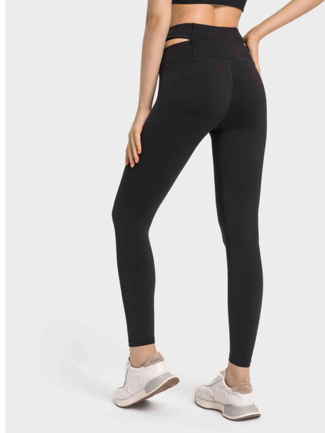 Leggings deportivos con aberturas cruzadas