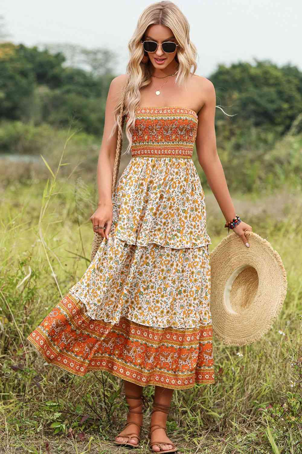 Vestido midi con volantes y tirantes bohemios