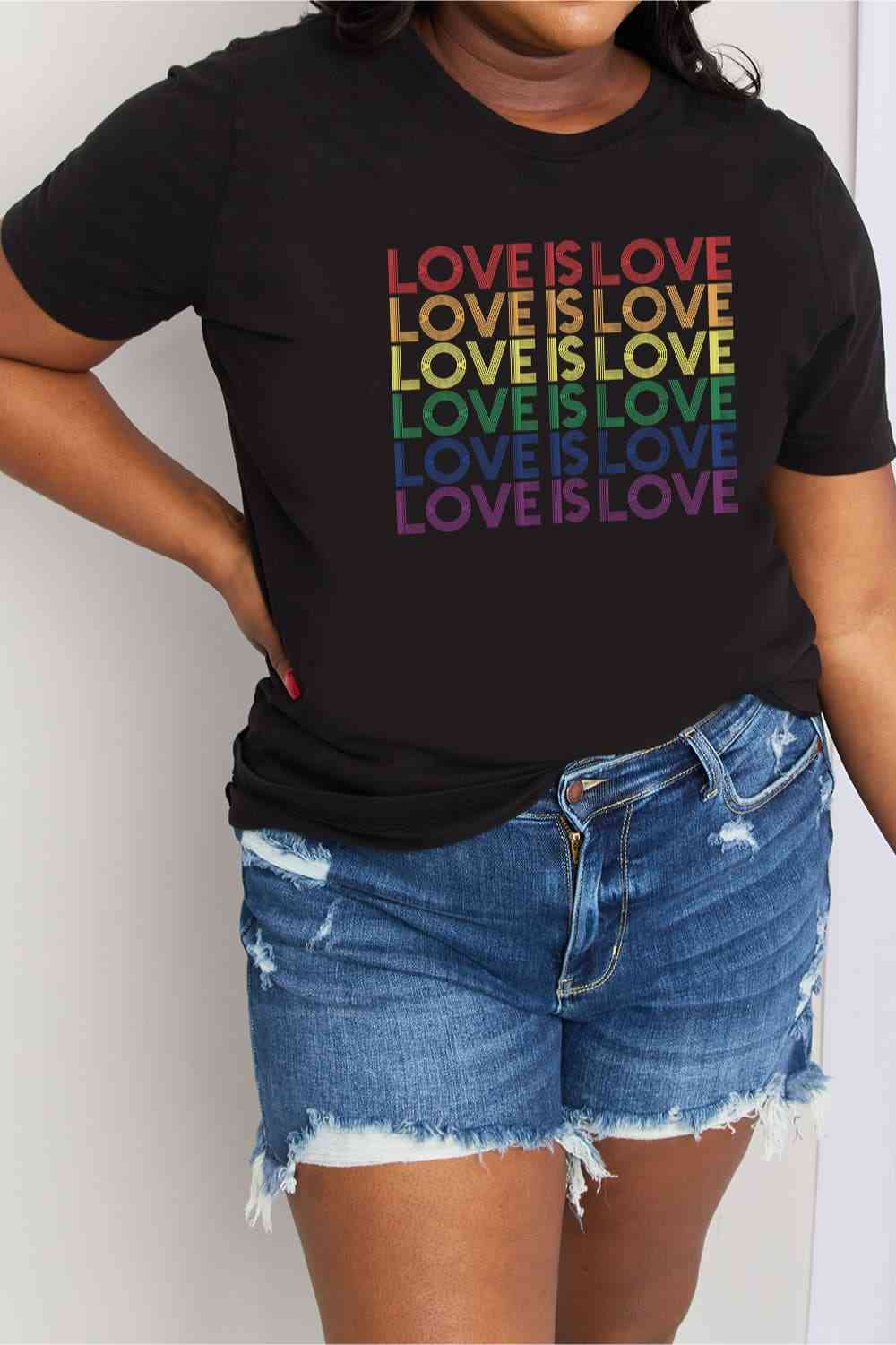 Simply Love T-shirt en coton graphique LOVE IS LOVE pleine taille