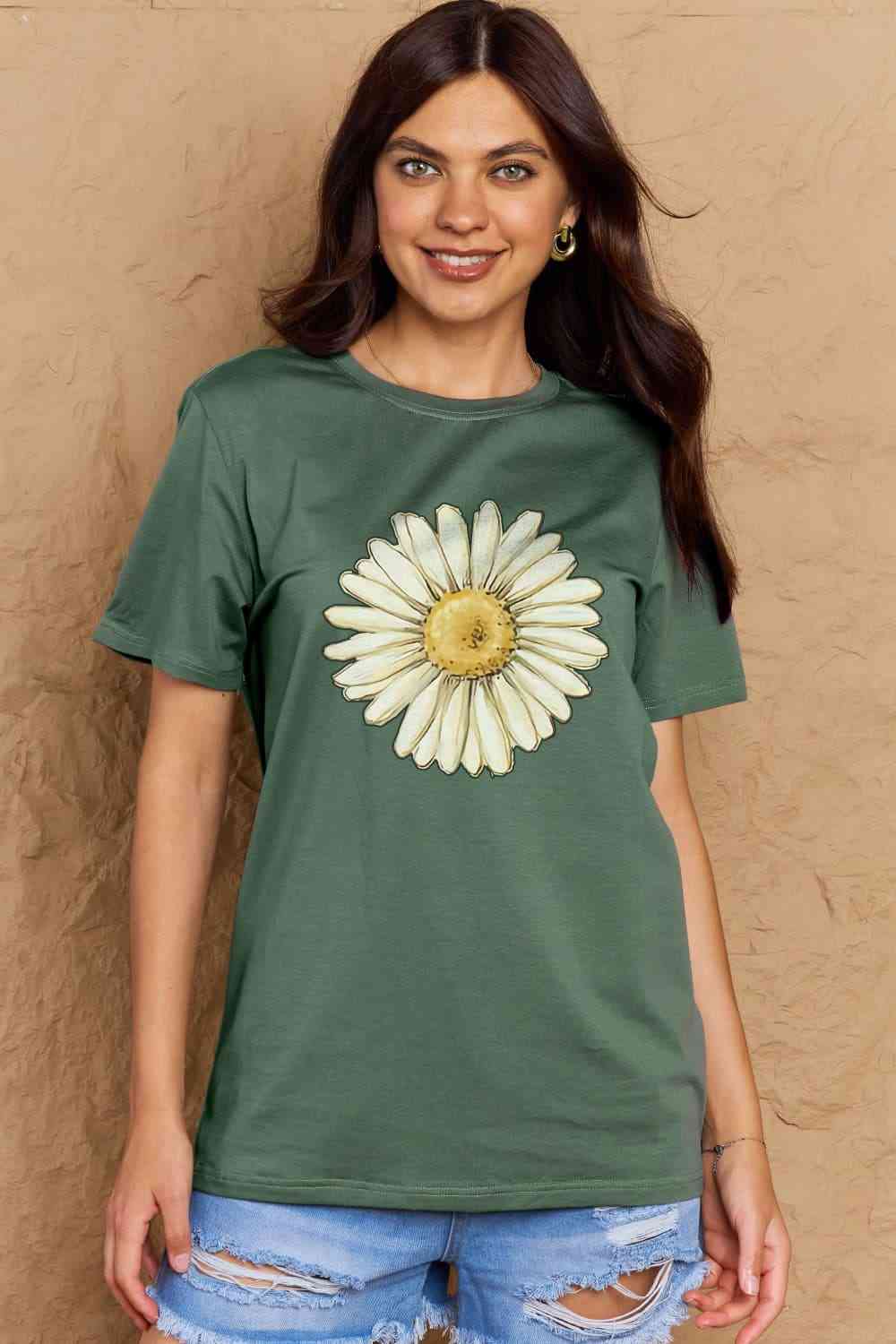 Camiseta de algodón con gráfico FLOWER de tamaño completo de Simply Love