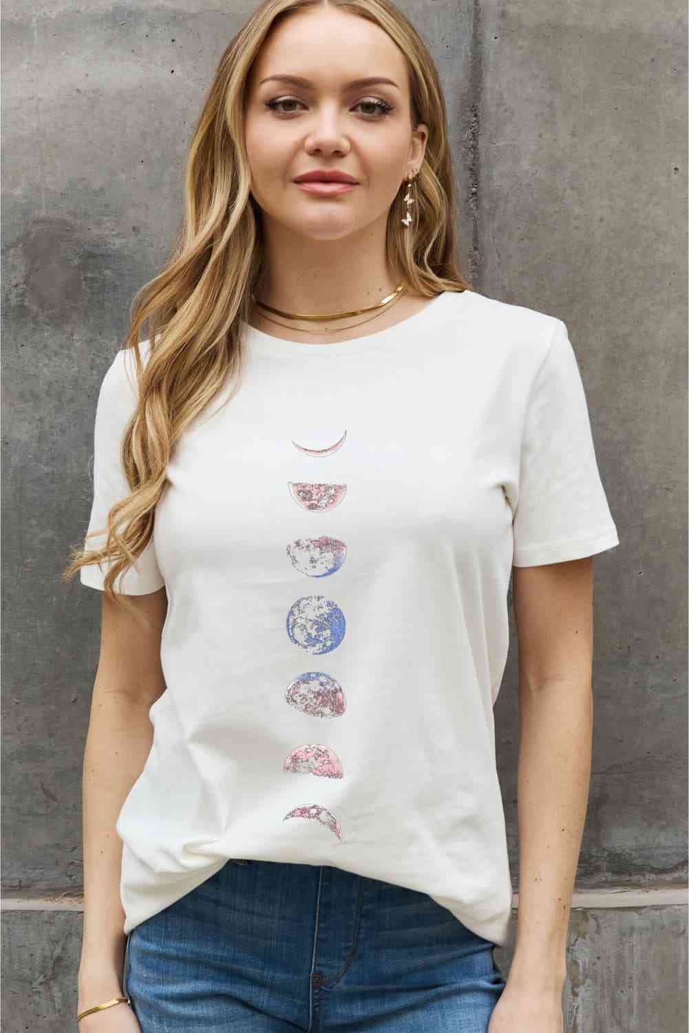 T-shirt en coton graphique Simply Love pleine taille