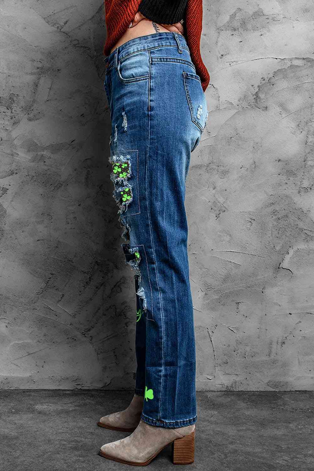 Baeful Printed Patch Distressed Boyfriend Jeans