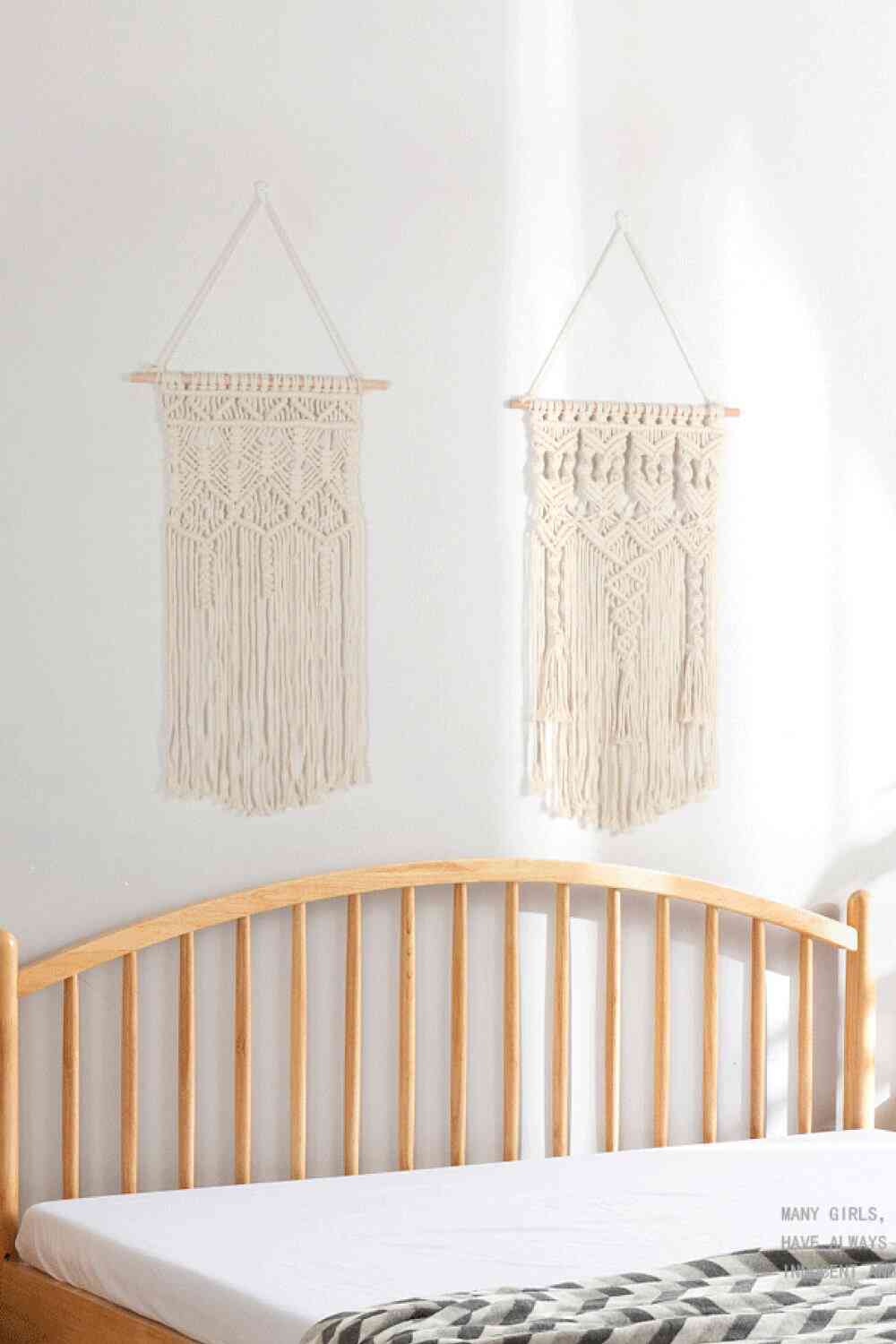 Macrame bohemio tejido a mano con flecos para colgar en la pared