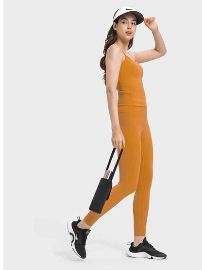 Camisole de sport à découpes entrecroisées