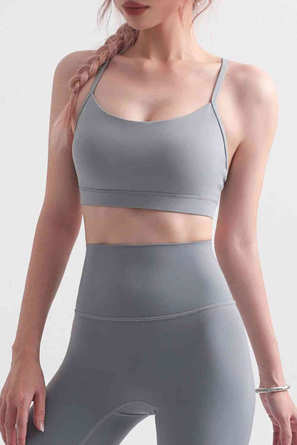 Soutien-gorge de sport à encolure dégagée et dos nageur découpé