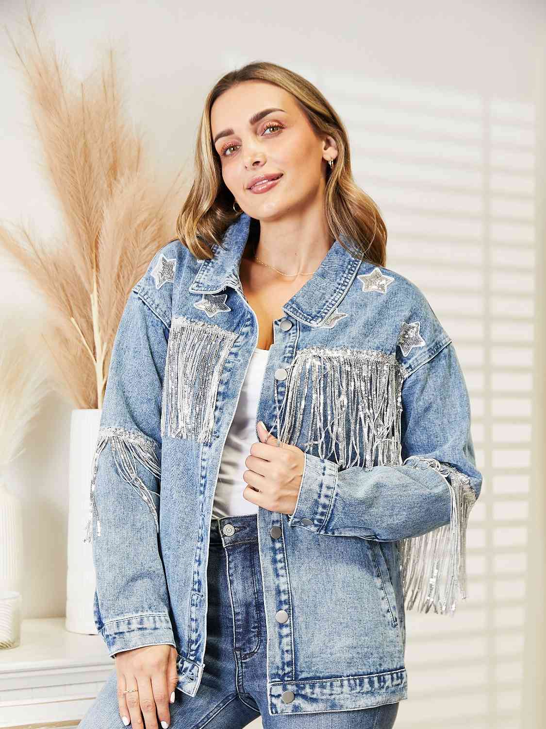 Veste en jean à manches longues et détails de franges