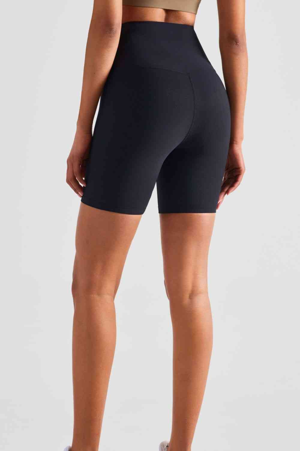 Shorts deportivos con cintura ancha