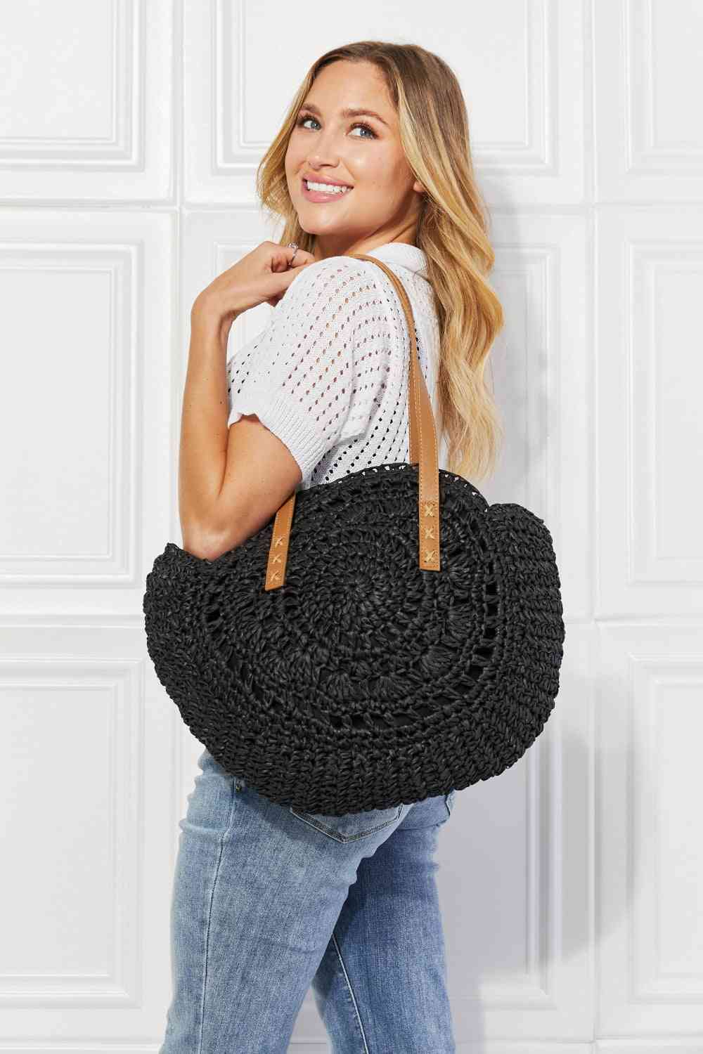 Bolso de mano de crochet Justin Taylor C'est La Vie en negro