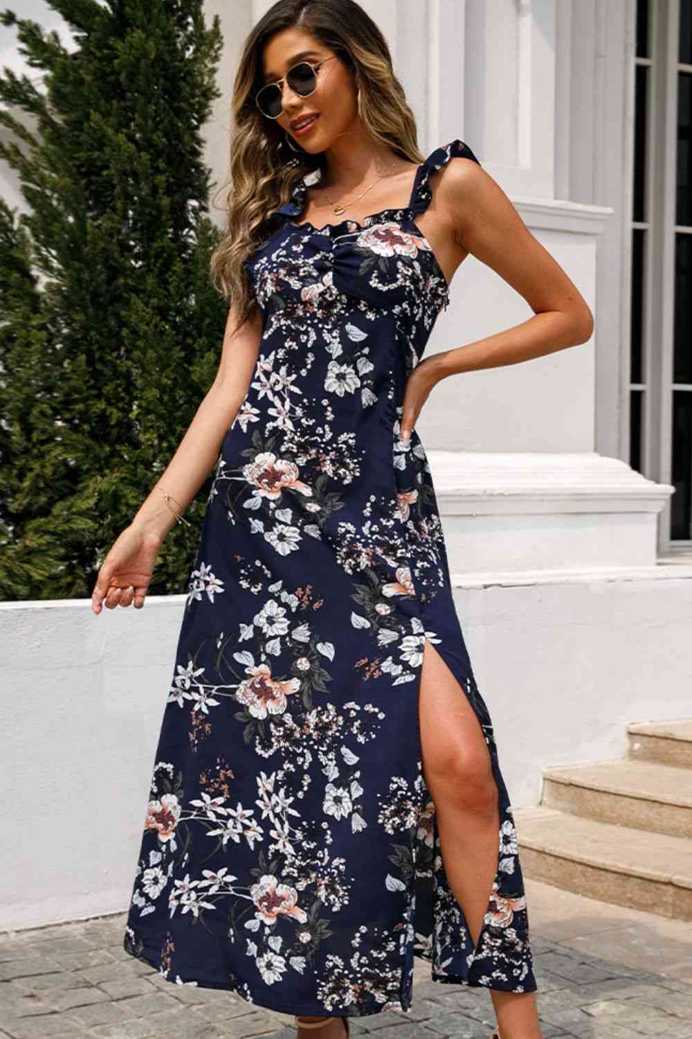 Vestido midi con abertura y cuello cuadrado sin mangas con estampado floral