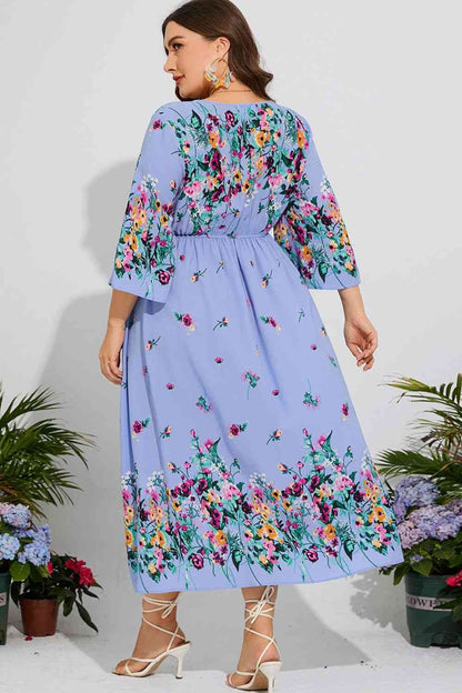 Robe Midi Florale à Col en V et Manches Trois-Quarts de Grande Taille