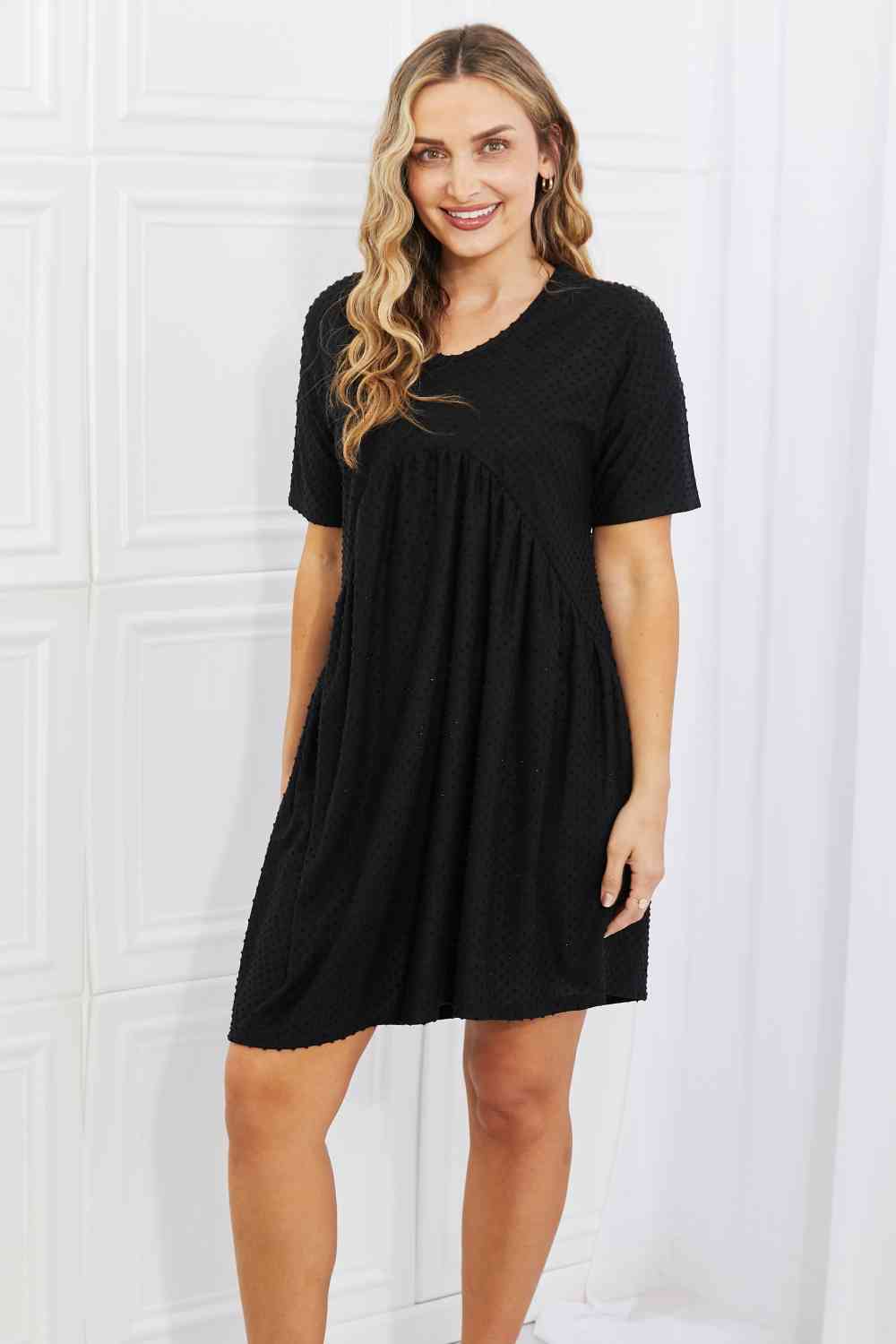 BOMBOM Vestido informal de lunares suizos Another Day en negro