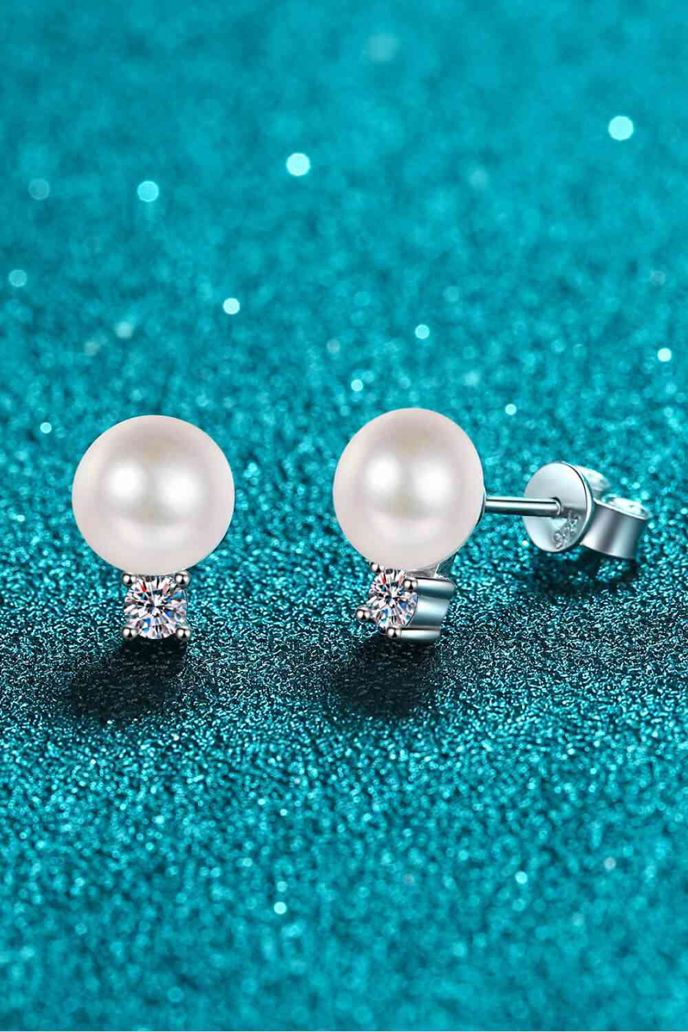 Boucles d'oreilles à tige en perles de moissanite