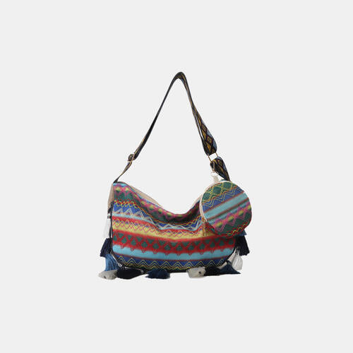 Bolso bandolera estampado con detalle de borla y bolso pequeño