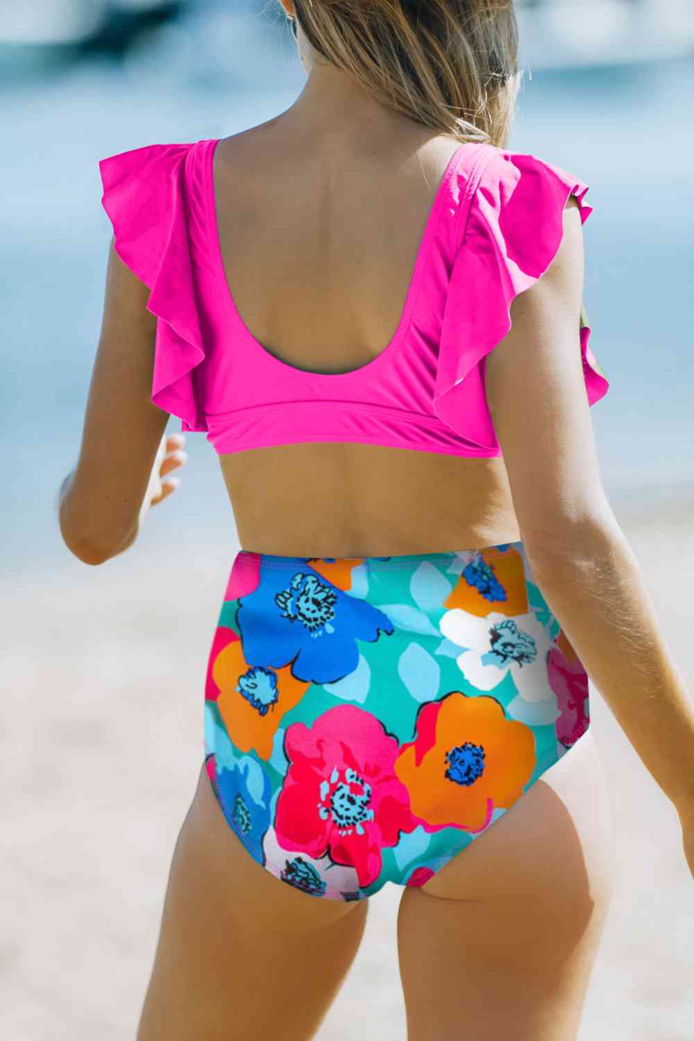 Ensemble haut de maillot de bain court et bas à fleurs