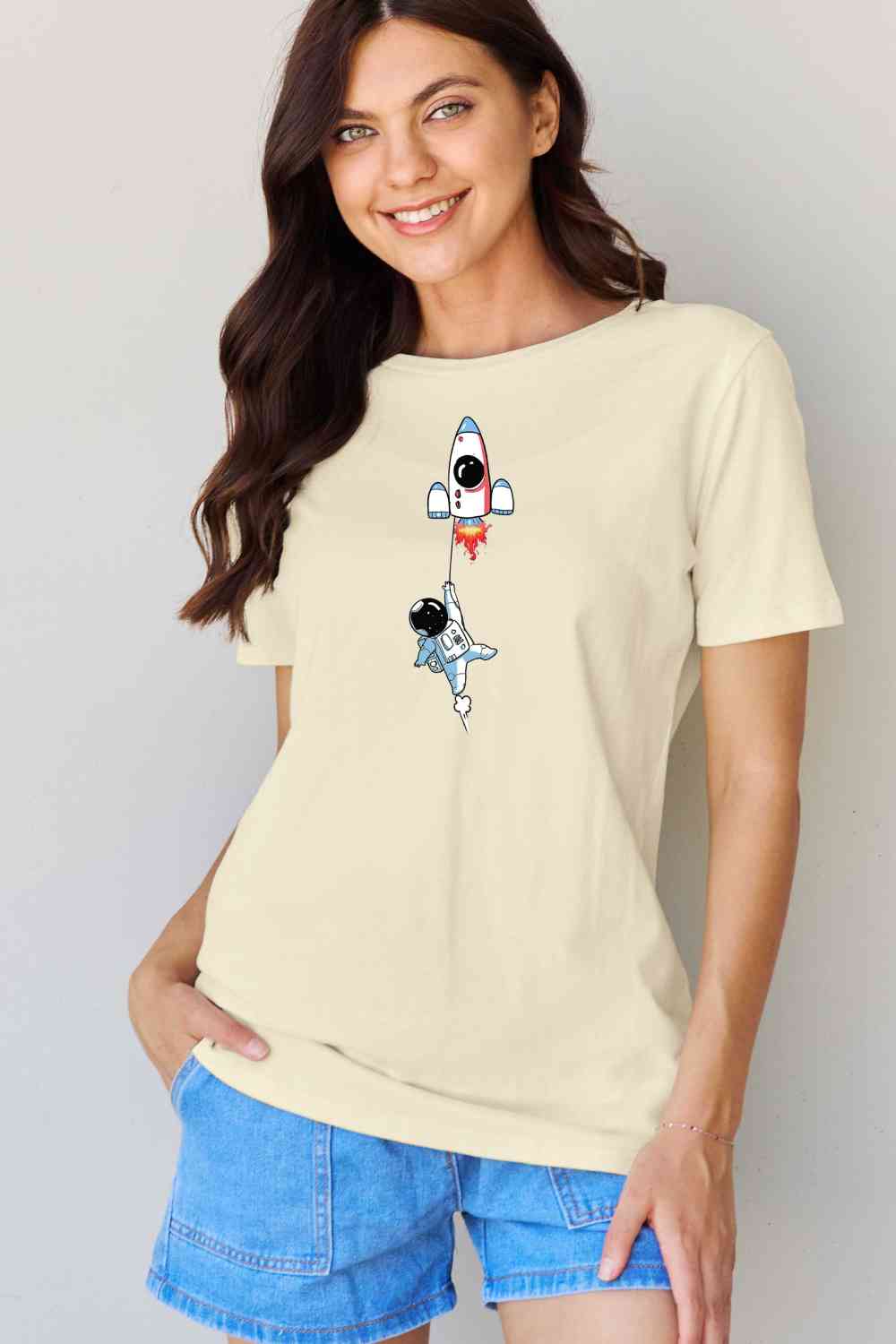 Camiseta de algodón con estampado de astronauta de talla grande de Simply Love