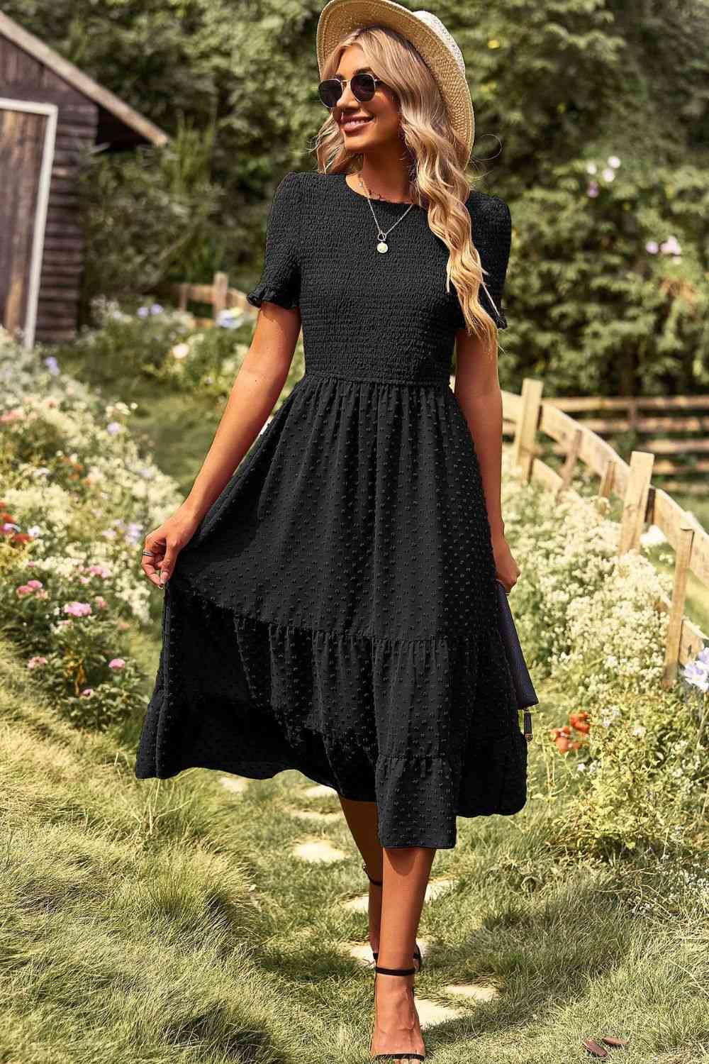 Robe midi smockée à manches courtes et col rond Swiss Dot