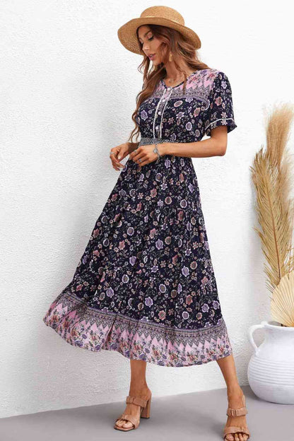 Vestido midi bohemio de manga corta con cuello en V