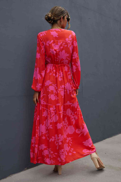 Robe florale à manches longues et taille avec cordon de serrage