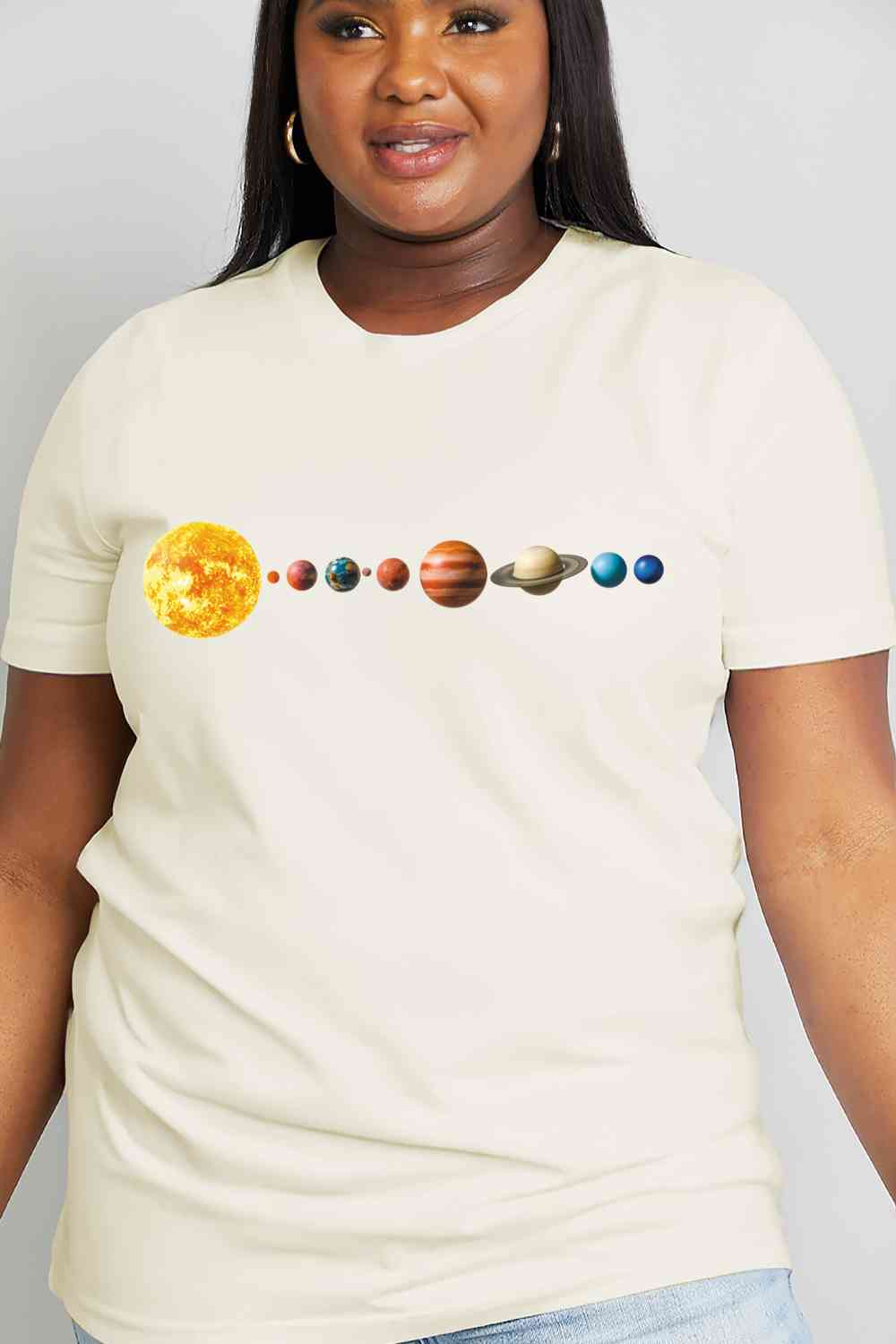 T-shirt en coton avec image du système solaire Simply Love pleine grandeur