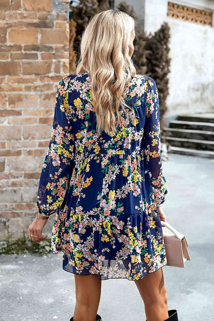 Mini-robe smockée à imprimé floral et manches longues