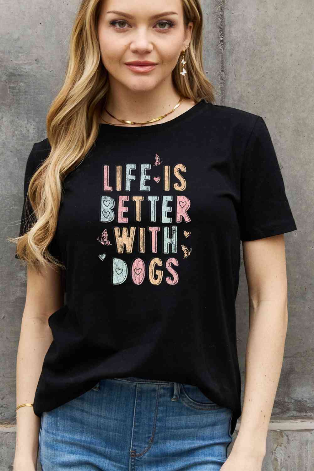 Camiseta de algodón con estampado de perros "La vida es mejor con perros" de tamaño completo de Simply Love