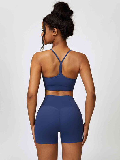 Ensemble soutien-gorge de sport et short à large ceinture