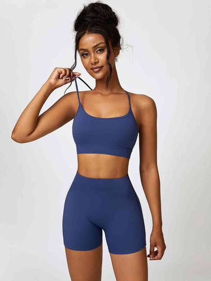 Ensemble soutien-gorge de sport et short à large ceinture