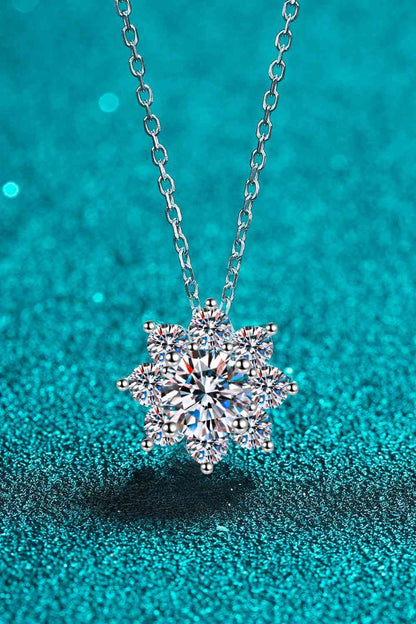 Collier pendentif en forme de fleur moissanite 1 carat