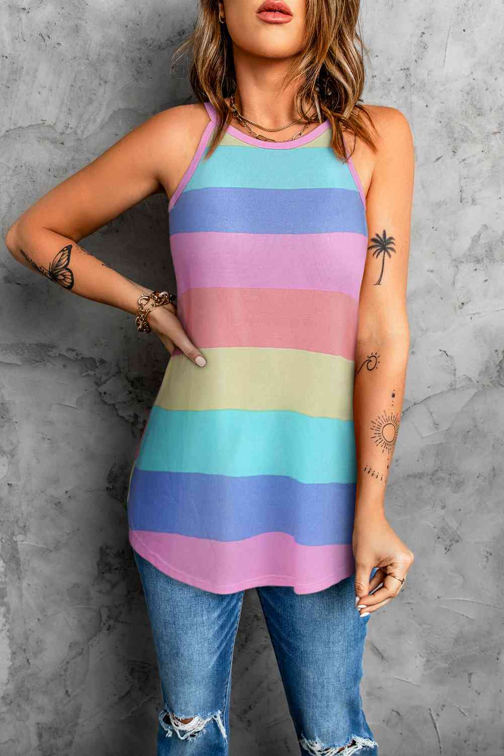 Camiseta sin mangas con dobladillo curvado a rayas