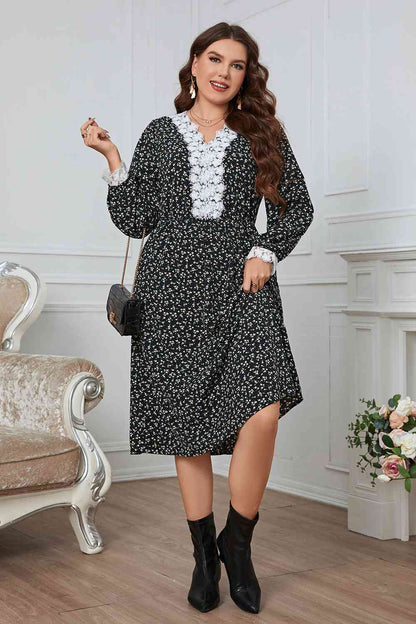 Robe Col en V Détail Dentelle Grande Taille