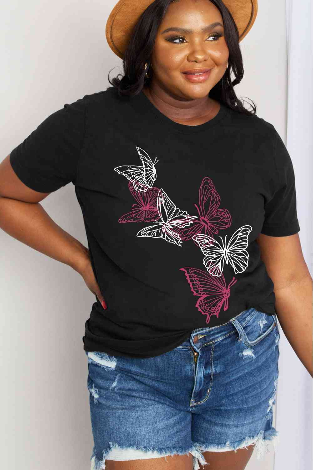 Simply Love Camiseta de algodón con estampado de mariposas de tamaño completo de Simply Love