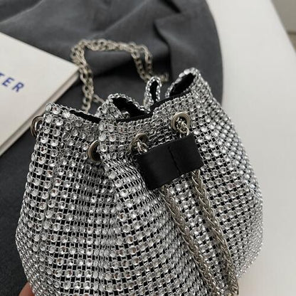 Sac bandoulière avec détails en strass