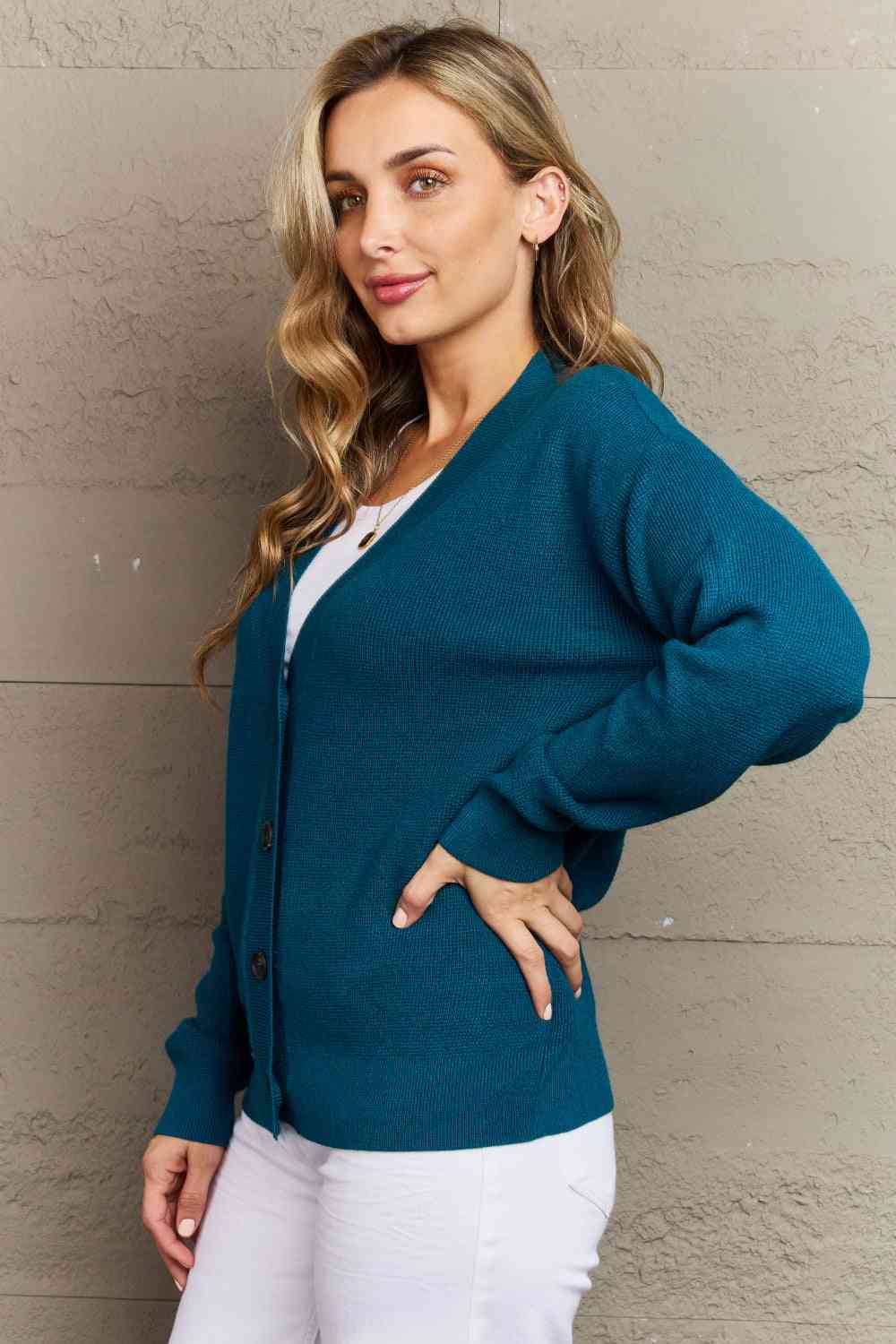 Zenana Kiss Me Tonight Cardigan boutonné pleine taille en bleu sarcelle