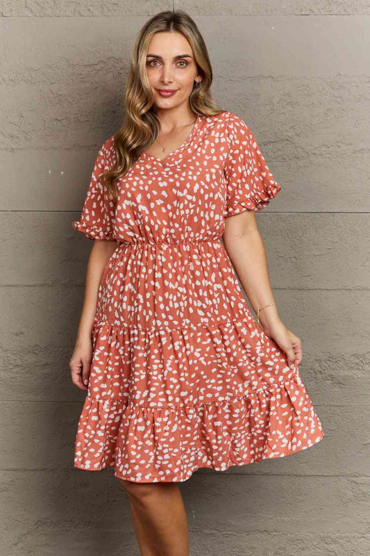 Hailey &amp; Co Vestido tejido con volantes y estampado Positive Thoughts