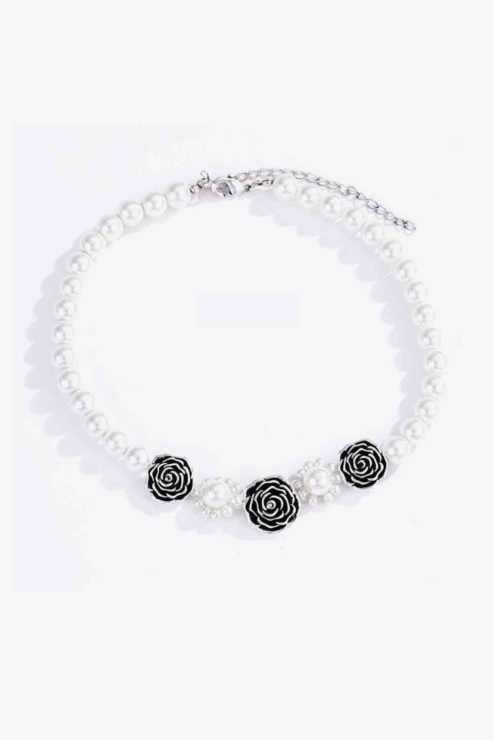 Collier fermoir mousqueton perlé rose