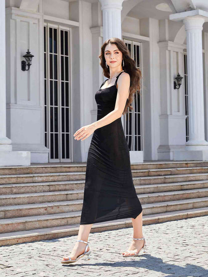 Vestido midi con abertura en la espalda y tirantes anudados