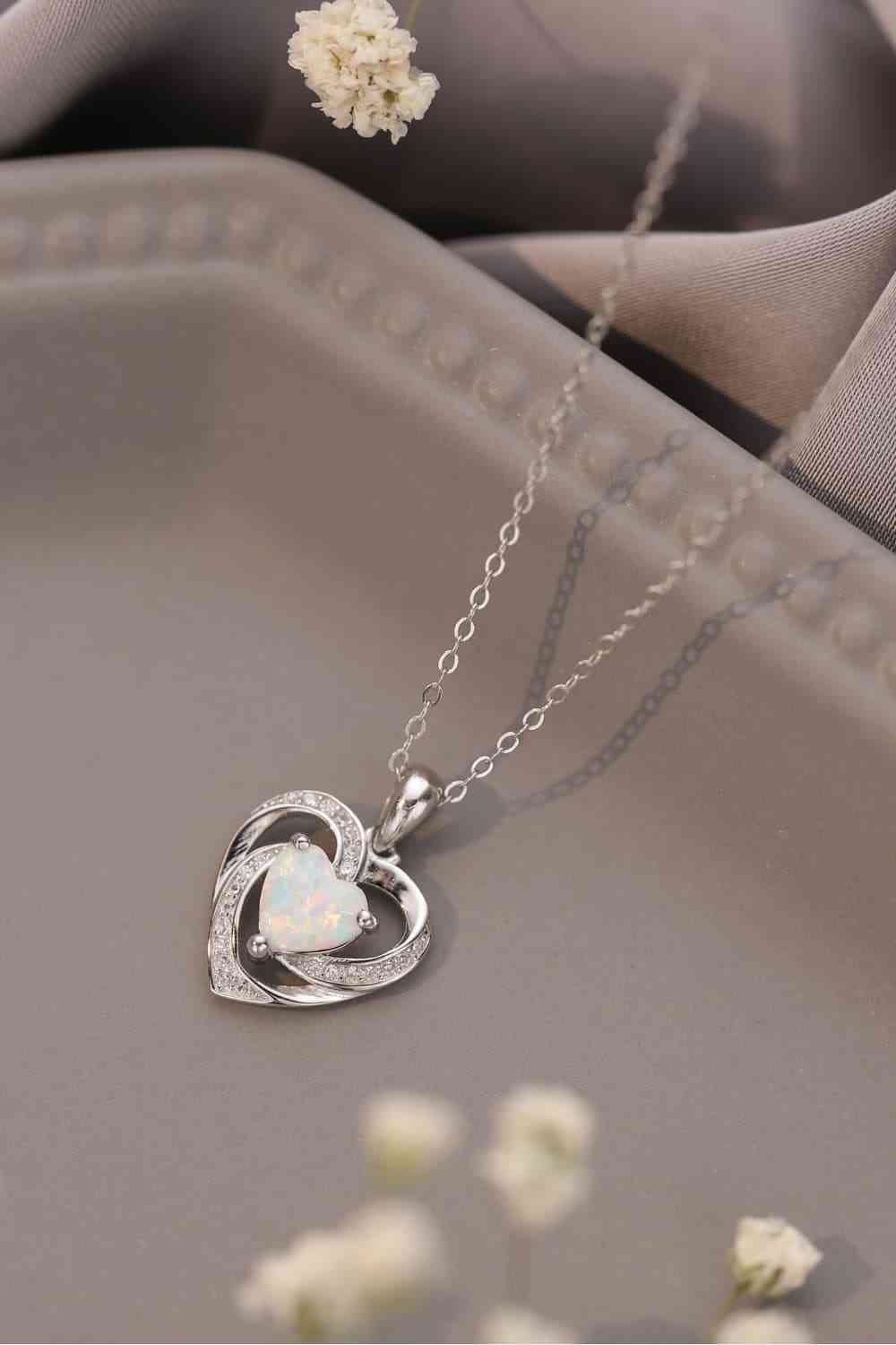 Collier pendentif coeur opale