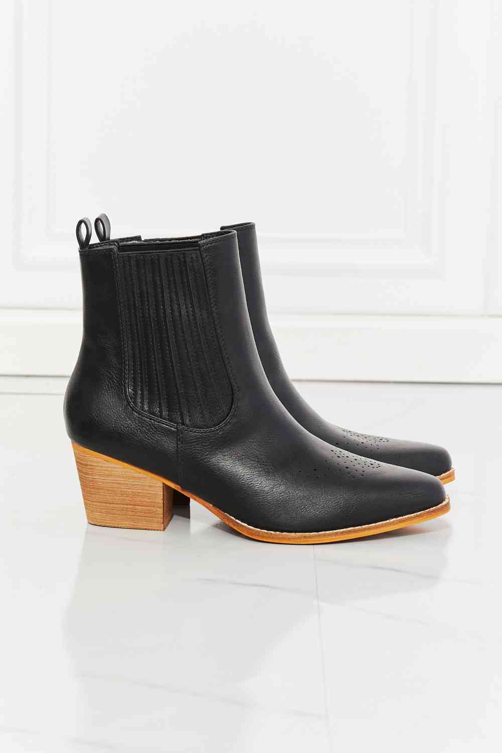 Botas Chelsea negras con tacón apilado Love the Journey de MMShoes