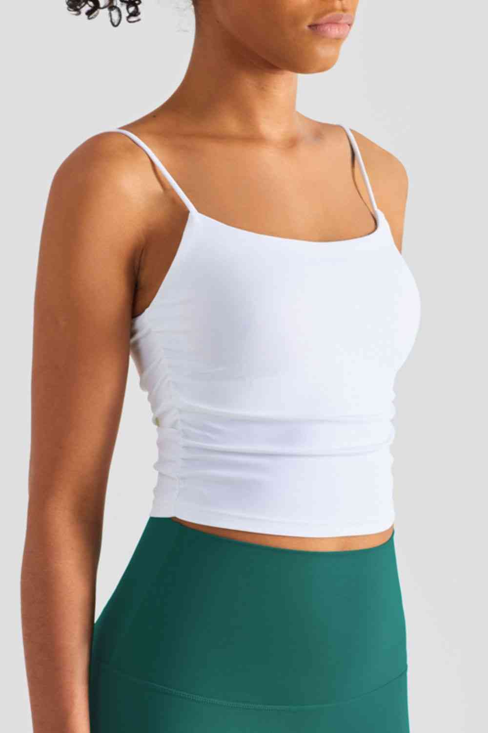 Camisole de sport courte à détails froncés