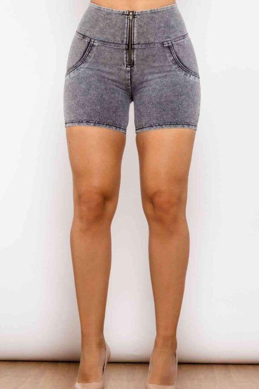 Pantalones cortos de mezclilla con cierre de cremallera de tamaño completo