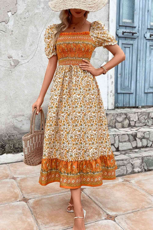 Vestido bohemio con mangas abullonadas y cuello cuadrado