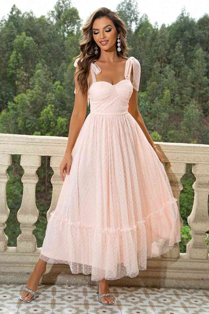 Vestido con escote corazón y hombros anudados